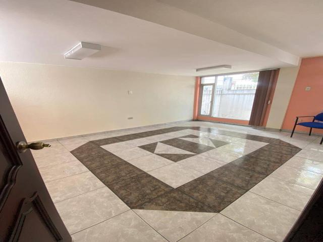 #12 - Oficina para Alquiler en Quito - P
