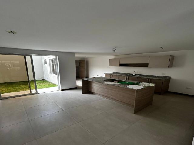 #31 - Casa para Alquiler en Quito - P