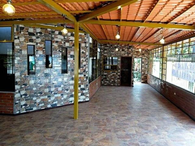 #49 - Piso Comercial para Alquiler en Quito - P