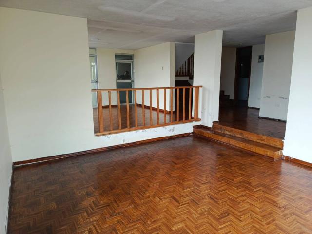 #61 - Casa para Venta en Quito - P