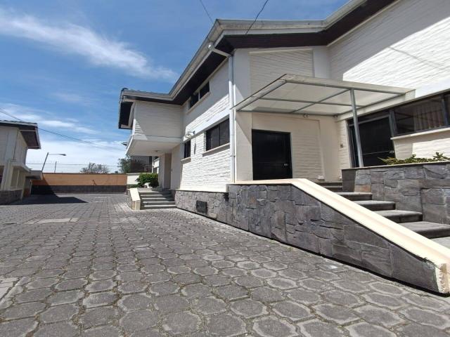 #65 - Casa para Alquiler en Quito - P