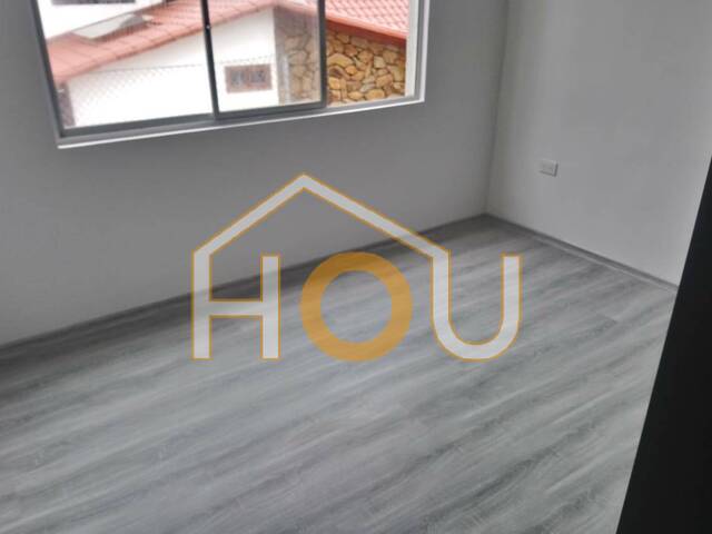 #70 - Casa para Venta en Quito - P