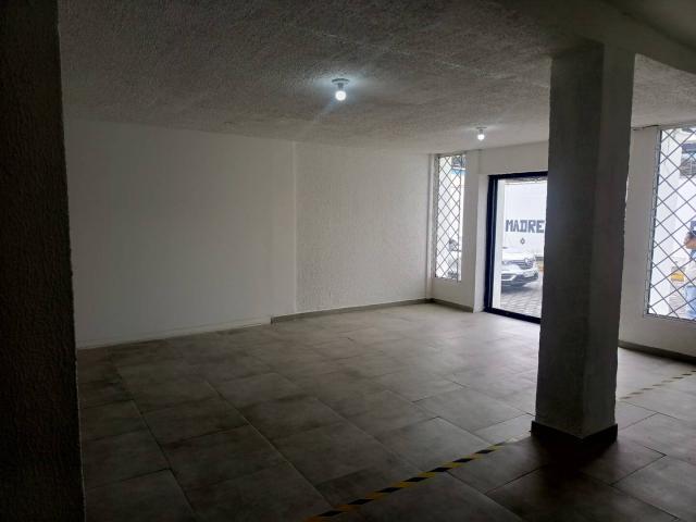 #78 - Piso Comercial para Alquiler en Quito - P