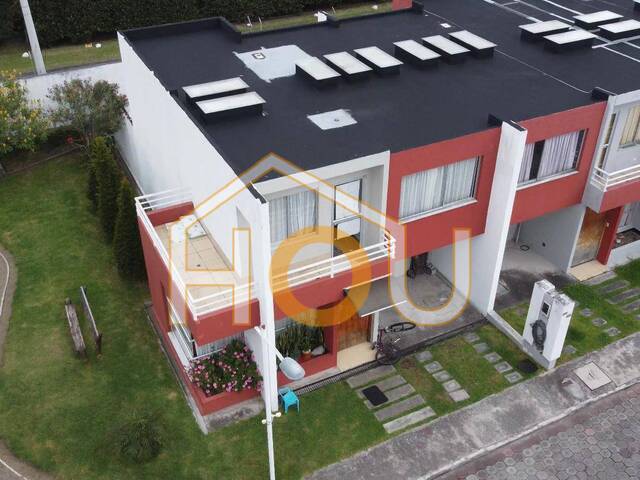 #97 - Casa para Venta en Quito - P